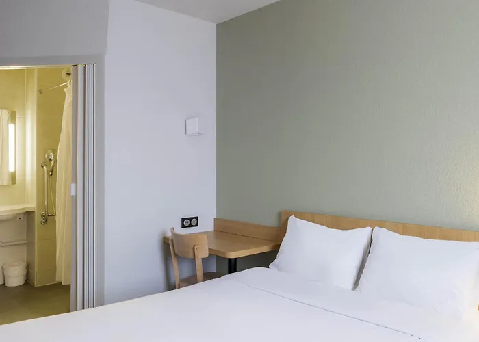 B&B HOTEL Auxerre Monéteau
